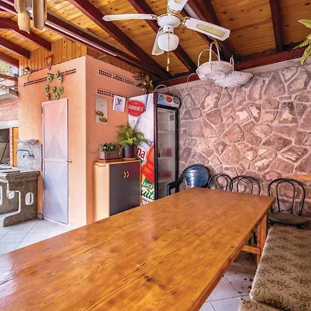 Apartman Gorgeous In With Kitchen